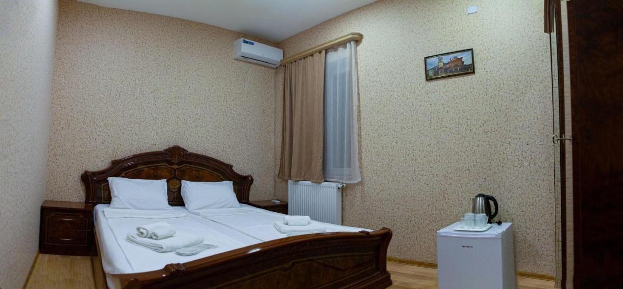 Twins Hotel Tbilisi Exterior foto